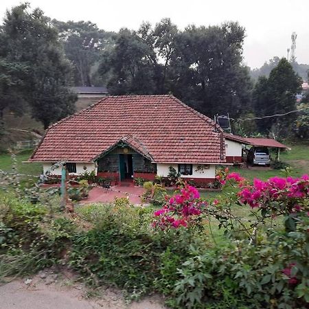 A Quaint Cottage With Rajah'S Seat View. Madikeri Exteriér fotografie