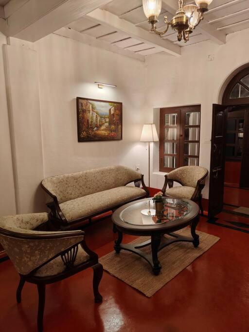 A Quaint Cottage With Rajah'S Seat View. Madikeri Exteriér fotografie